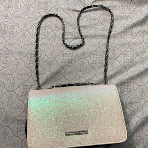 I have two of these but I just need one hopefully it goes to a new home